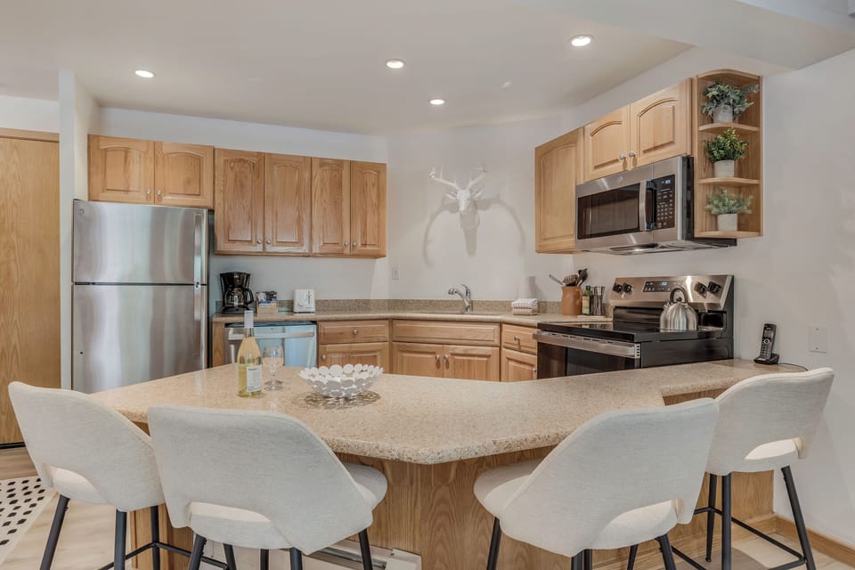 Full kitchen with counter seating