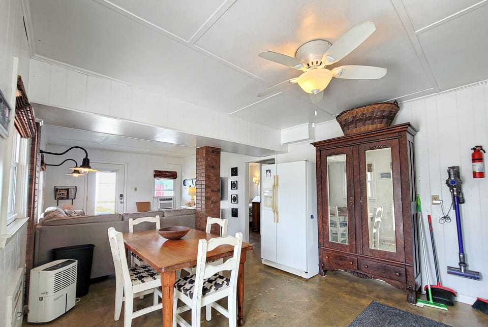 Dining Room-05
