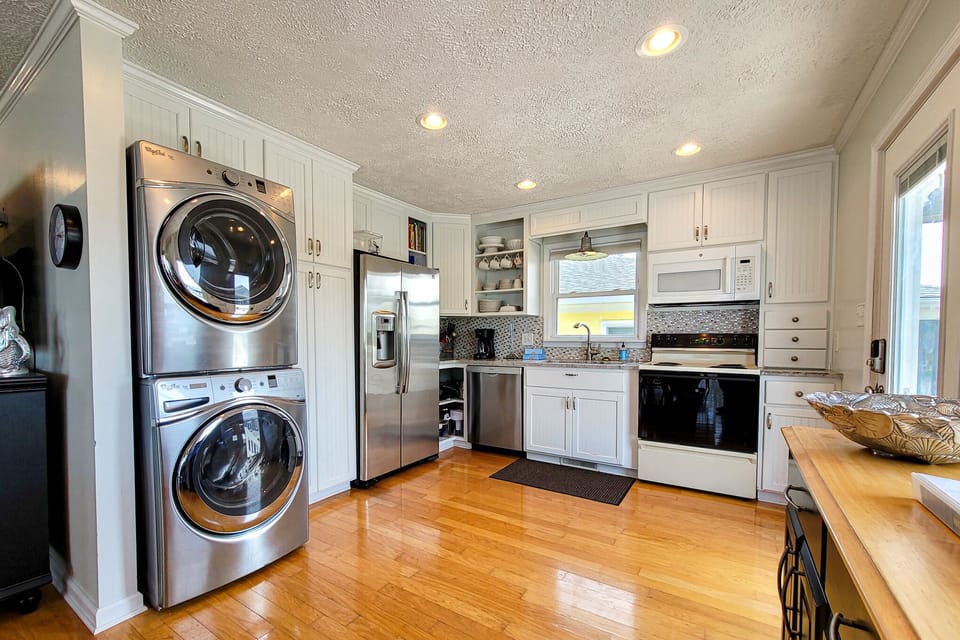 Washer and Dryer - 23
