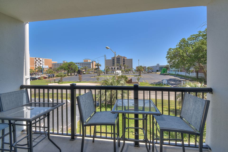 Relax on the balcony with your favorite beverage.