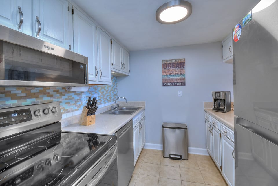 A fully stocked kitchen makes meal preparation a breeze.