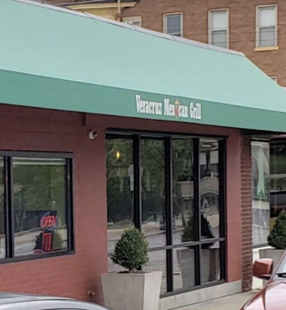 Veracruz Mexican Grill offers great food as well as indoor/outdoor seating.