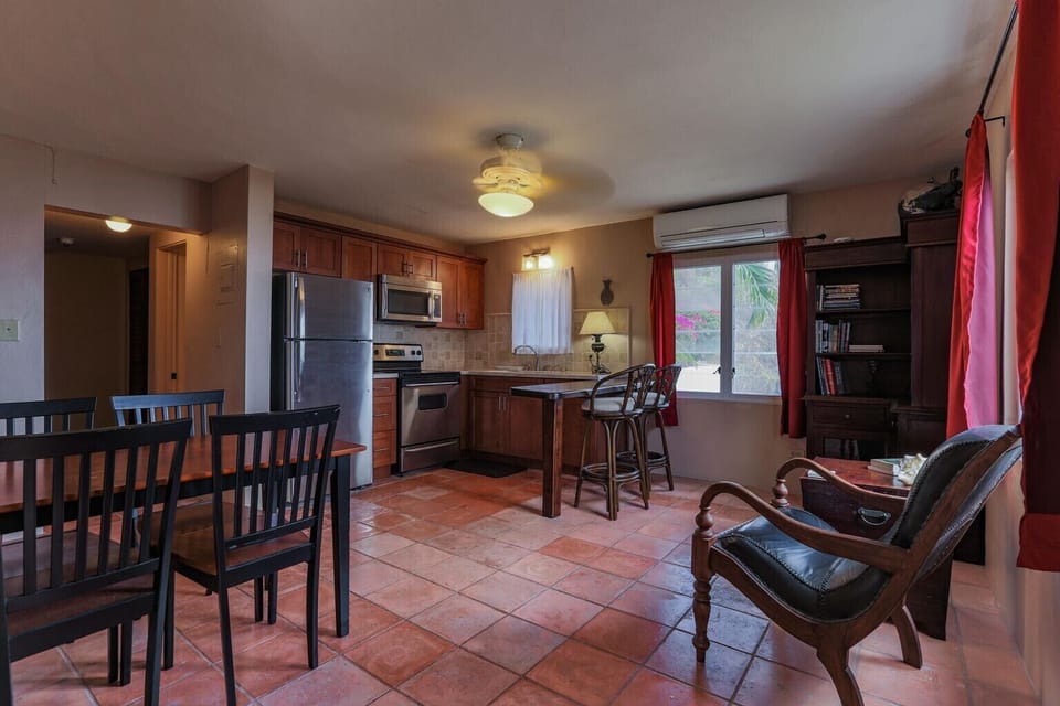 Downstairs Guest Suite Kitchen and Dining