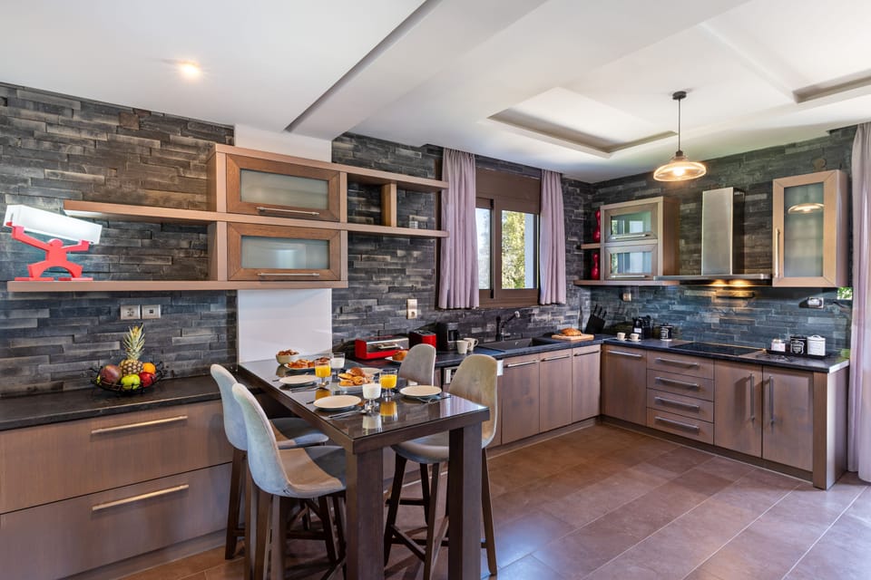 Fully-equipped kitchen.