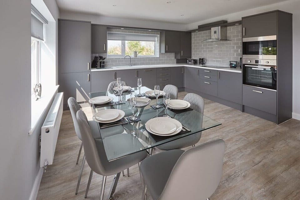 Badgers Cottage, Brotton - Host & Stay