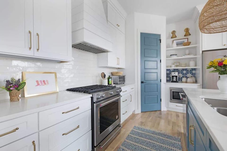 Well-Equipped Kitchen Perfect for Home-Cooked Meals