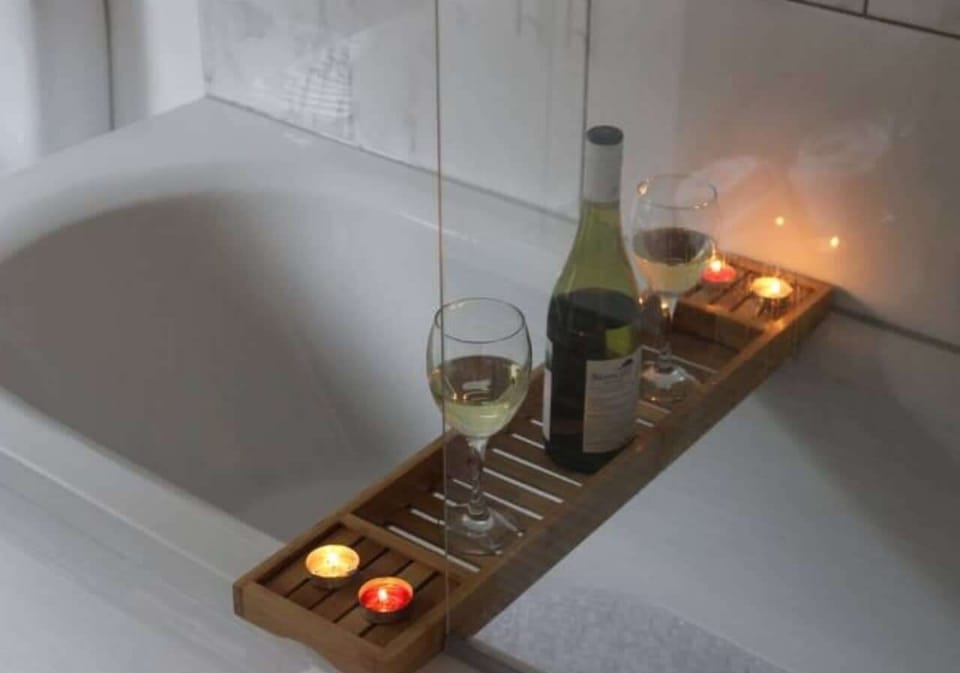 Romantic nights in the bathtub