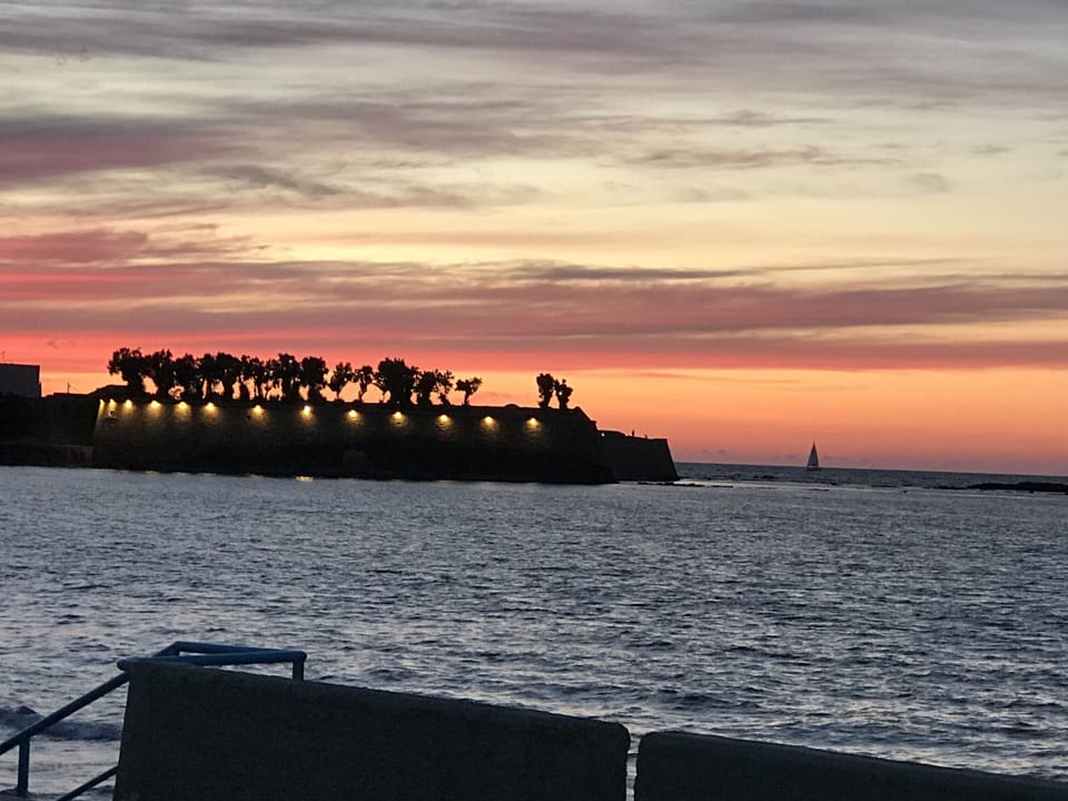 The Venetian Harbor is a 15 minute walk from the home.