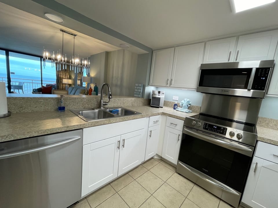 Fully Stocked Kitchen