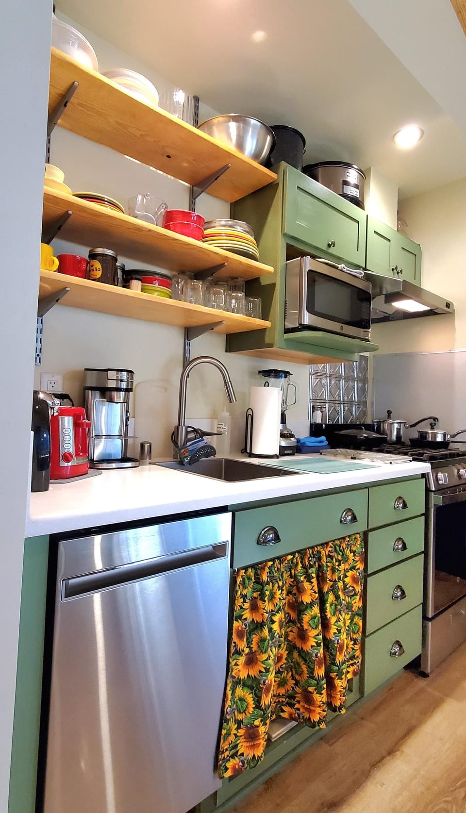 Gas stove & oven (3-burners available)