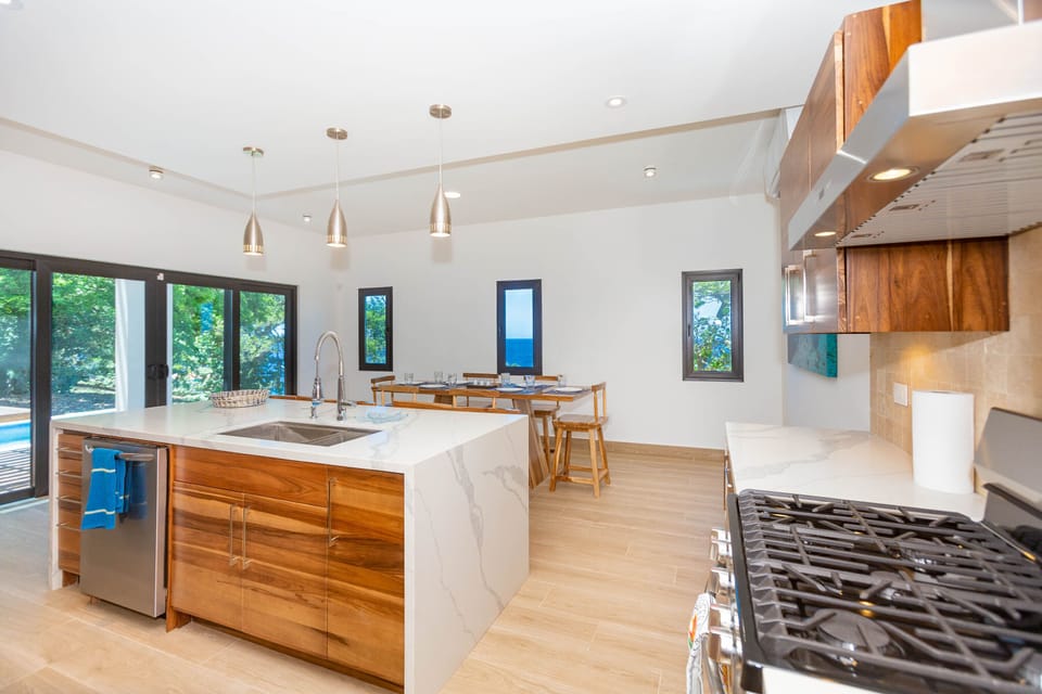 Full equipped kitchen