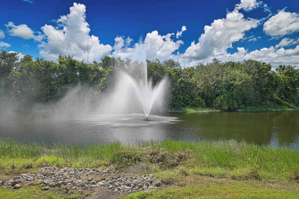 OC235 new - This unit offer a wide lake view with preserve area