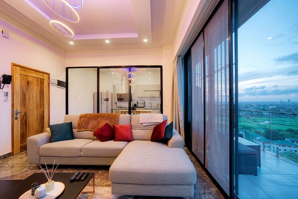 Living room/balcony