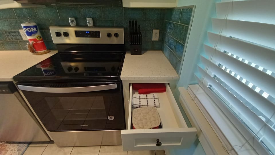 Rags, towels, and pot holders