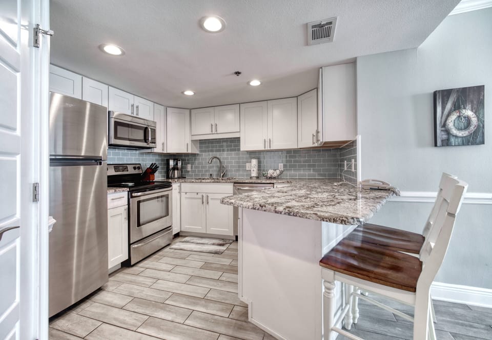 Phoenix V 813, 2 Bedroom/2 Bathroom. Sleeps 8. Managed by Island Rentals