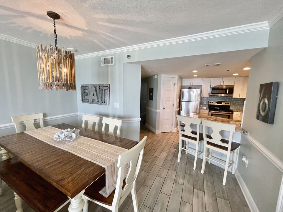 Phoenix V 813, 2 Bedroom/2 Bathroom. Sleeps 8. Managed by Island Rentals