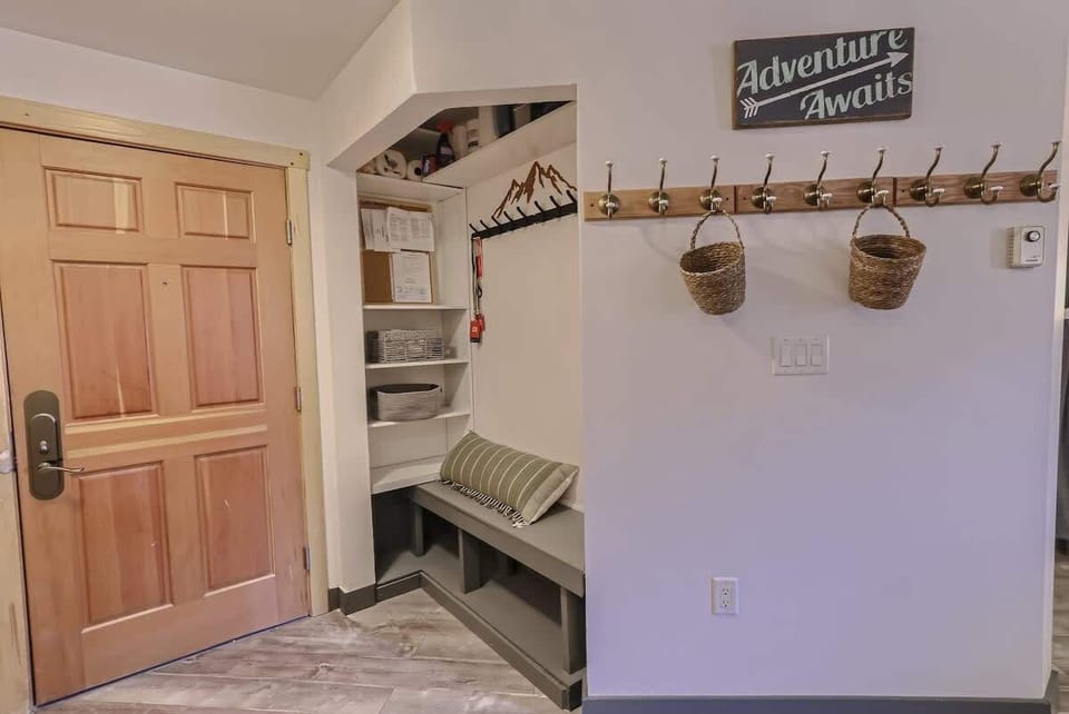 Convenient Entry Area with lots of space for coats and shoes!