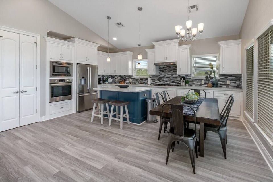 Kitchen/Dining (1)