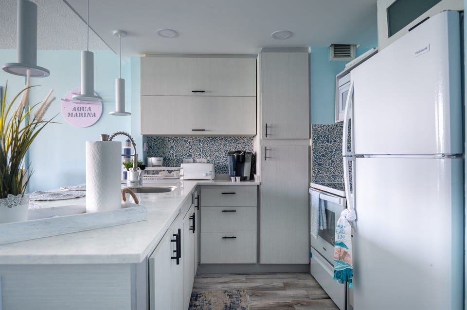 Fully Remodeled Kitchen stocked with everything needed!