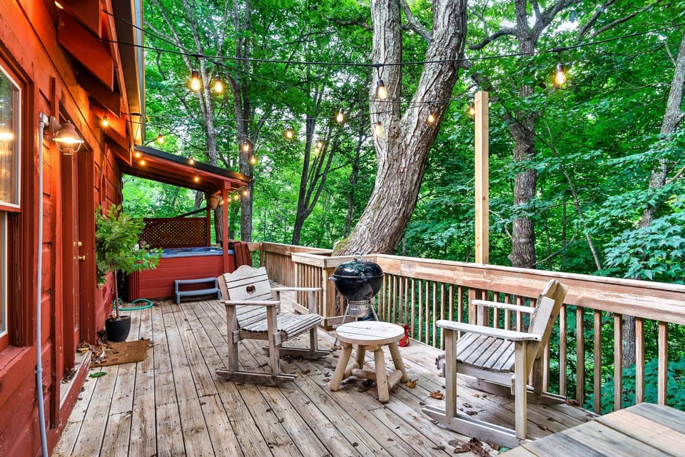 Whether you're looking forward to grilling or simply just relaxing under the trees, you can have it all!