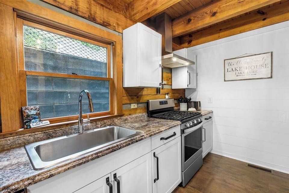 Kitchen sink and gas stove