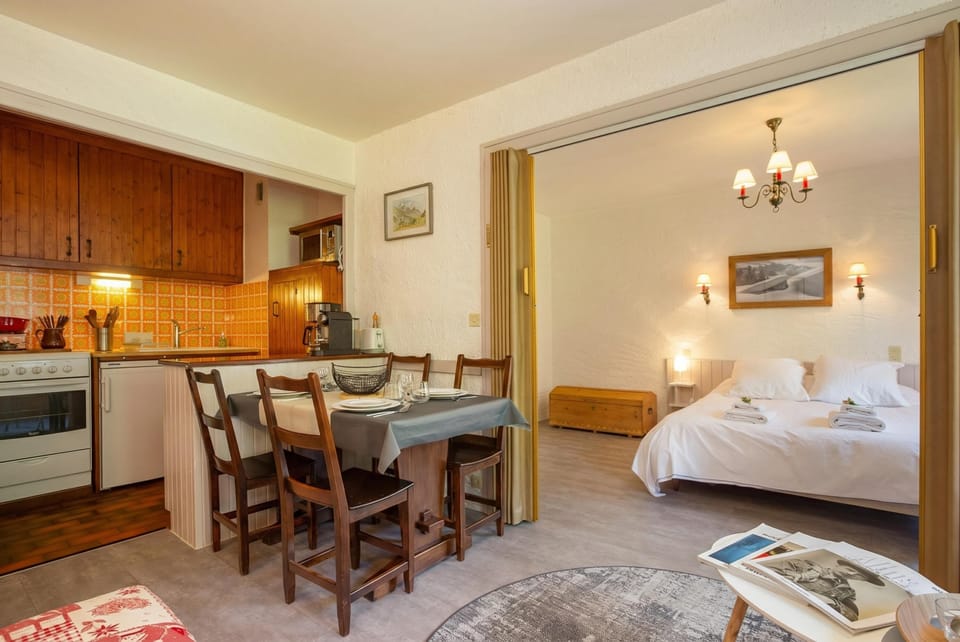 Kitchen and dining area