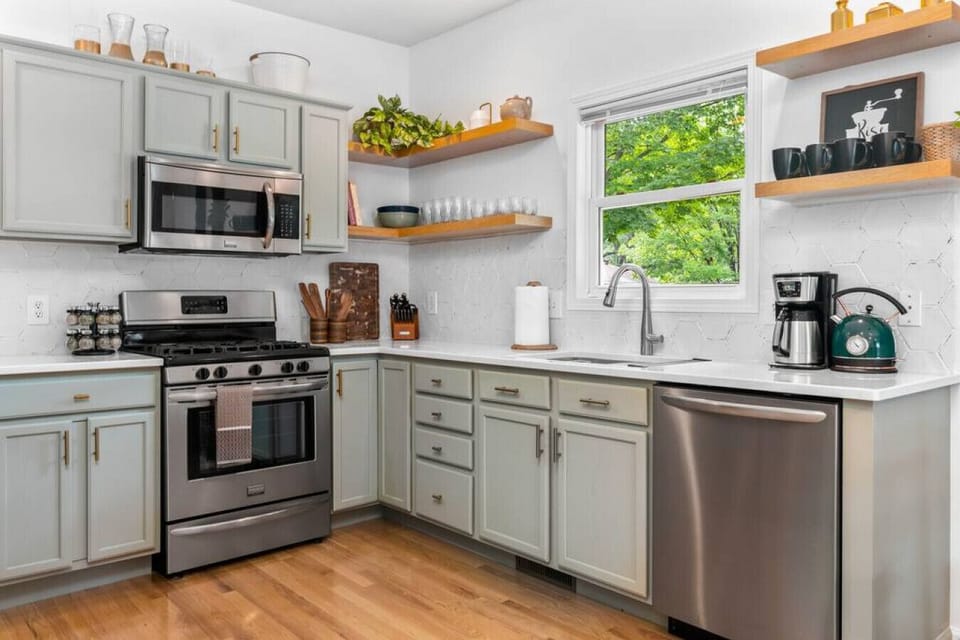 Clean, modern, and fully stocked kitchen 🥗🔪