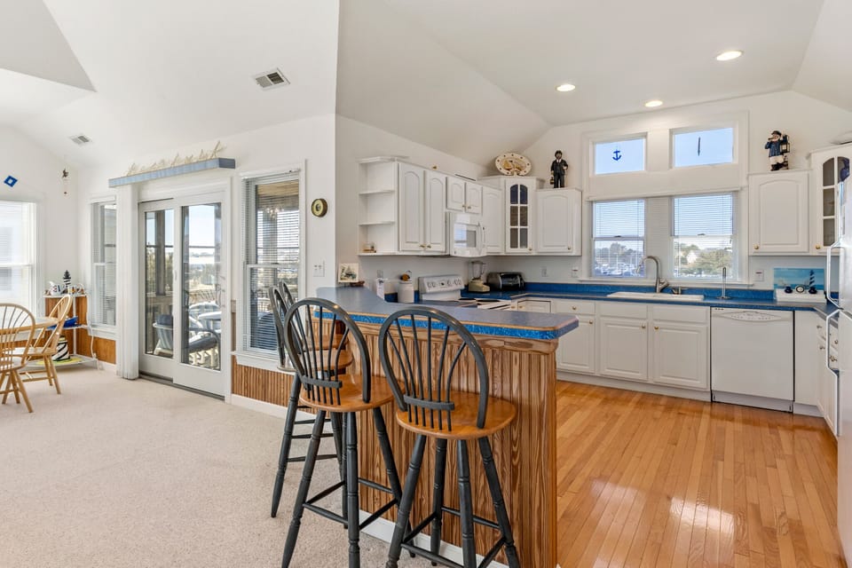 SV09: Eighty-Sea | Top Level Dining Area and Kitchen