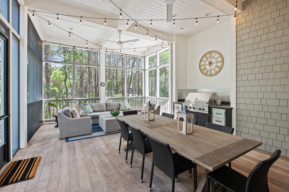 Screened In Outdoor Seating