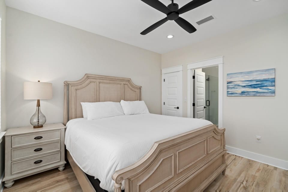 Third Floor: Guest Bedroom