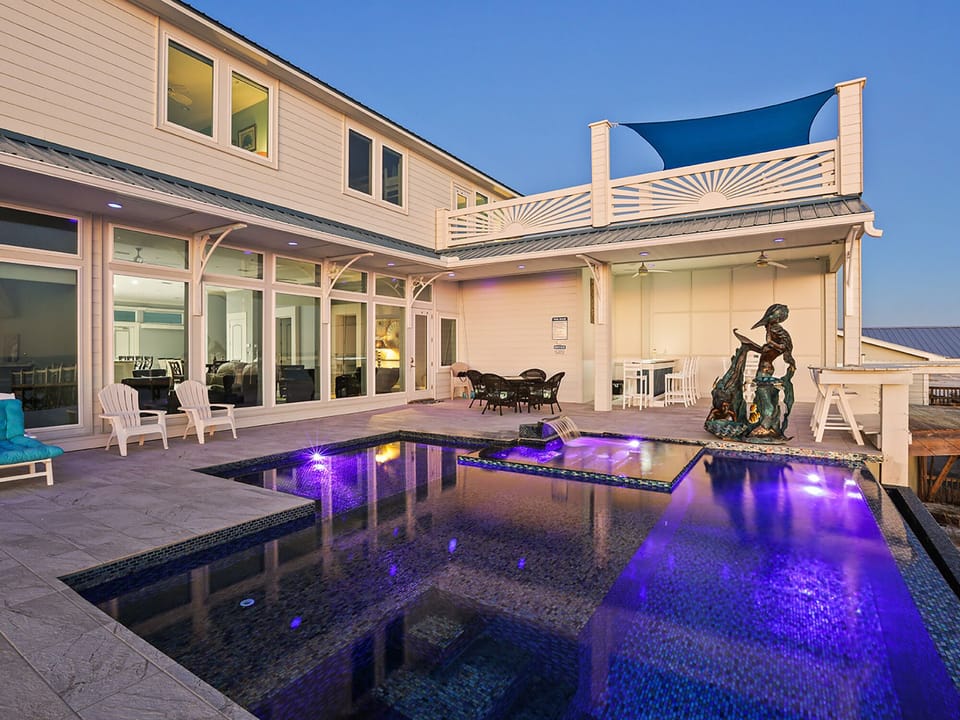 Private Infinity Pool