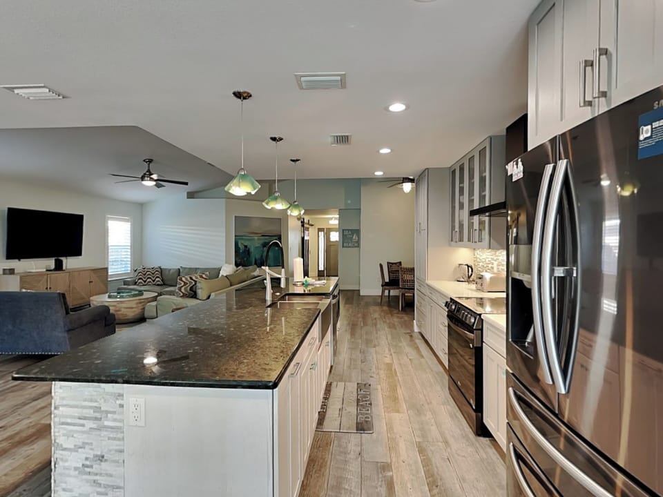 Kitchen - Modern Appliances