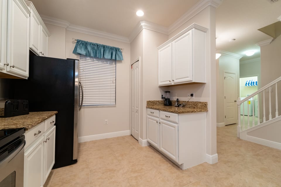 Other side of kitchen