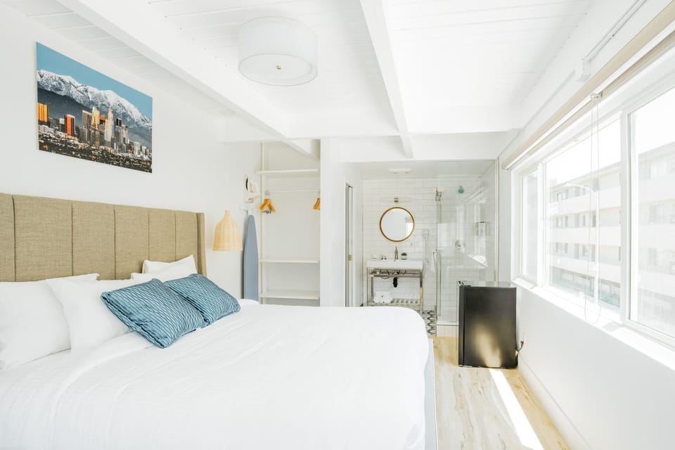 DK - Deluxe Room, 1 King Bed, Non Smoking image 2