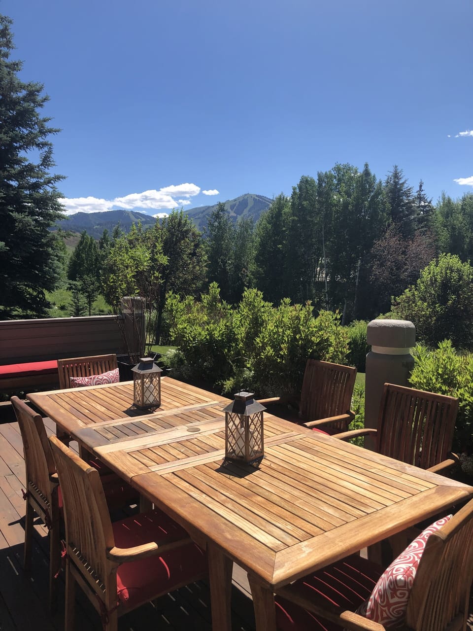 Large deck dining area - seats 8 for dinner with spectacular views
