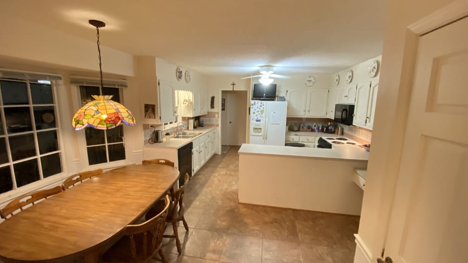 Kitchen. (2 of 3)
