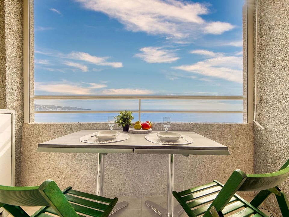 Table, Cloud, Sky, Furniture, Property, Window, Plant, Building, Flower, Chair