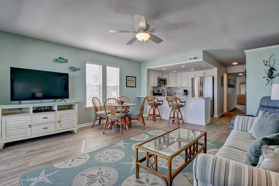 Living and Dining Area