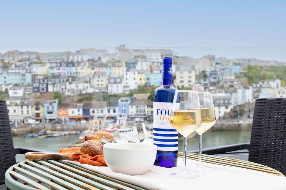 View of harbour from balcony - Kings Quay