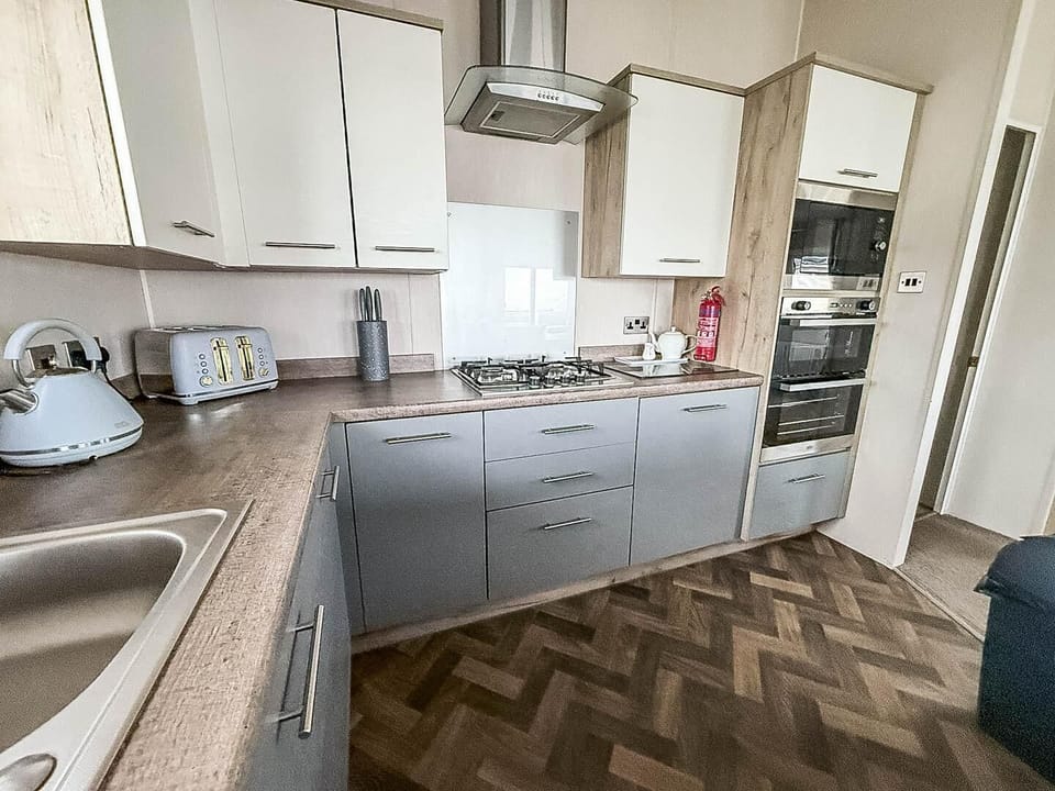 Pakefield Suffolk UK is the perfect destination for weekend getaways, offering stunning Suffolk beaches UK and a relaxing atmosphere for a memorable family holiday UK.