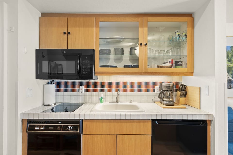 Kitchenette: view a