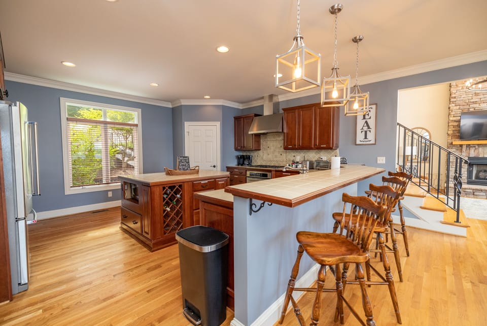 Counter seating for 4.