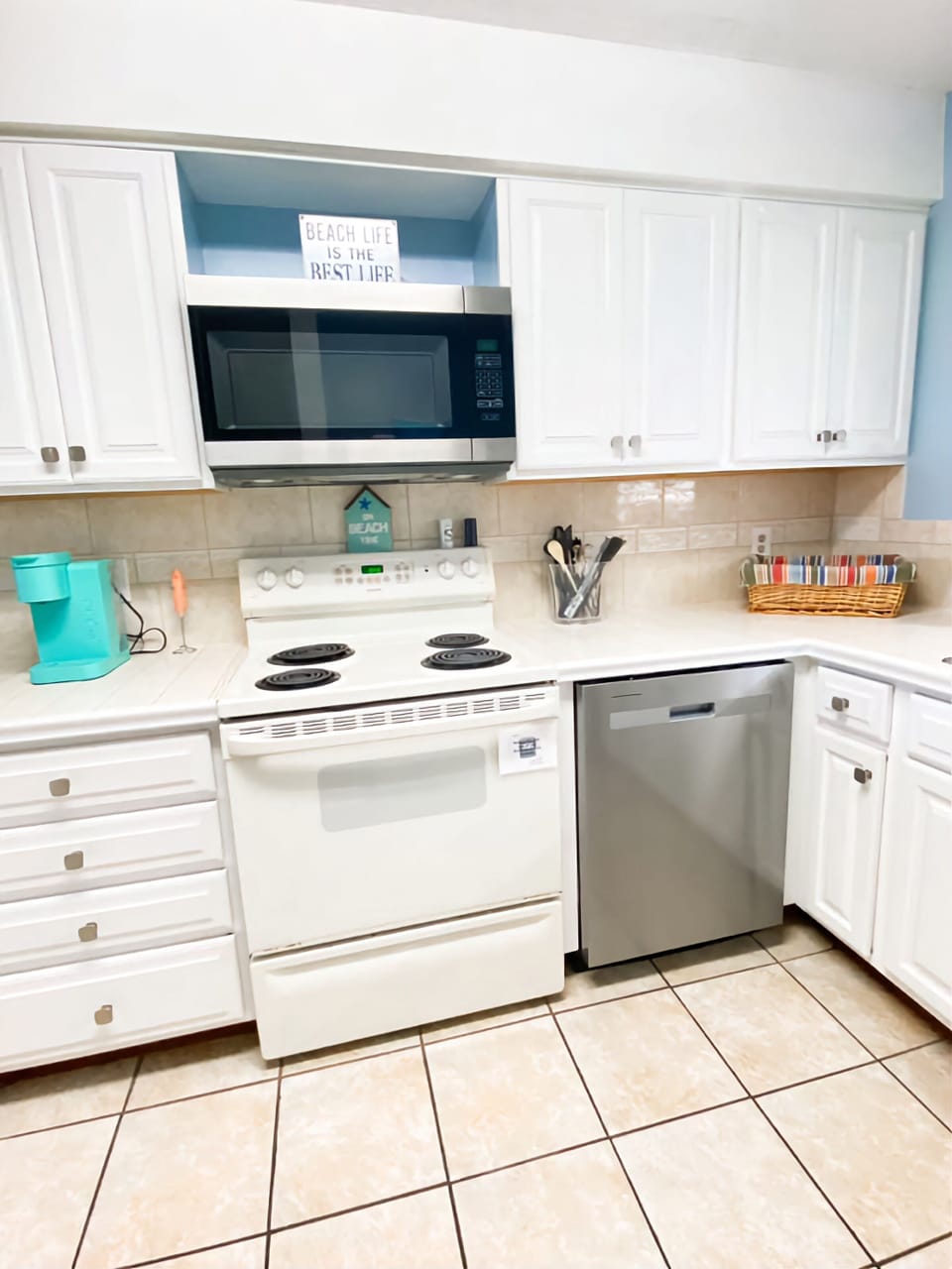 Updated kitchen with new dishwasher installed 3/2024