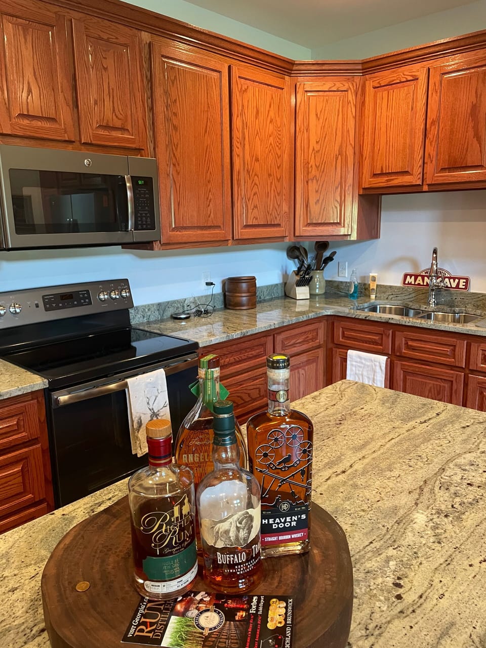 Kitchen (Beverages for photo purposes only, not included)