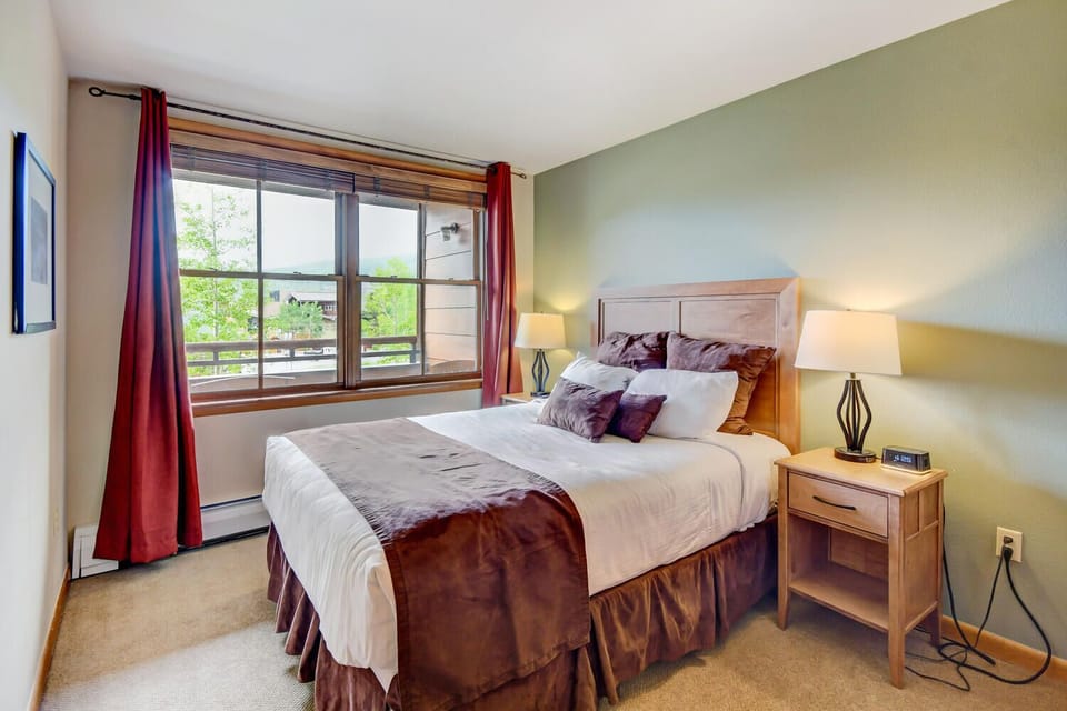 Guest bedroom with views