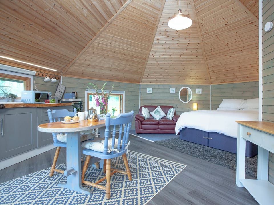 Open plan living space | Mallard Roundhouse - Ponsford Ponds, Knowle, near Cullompton