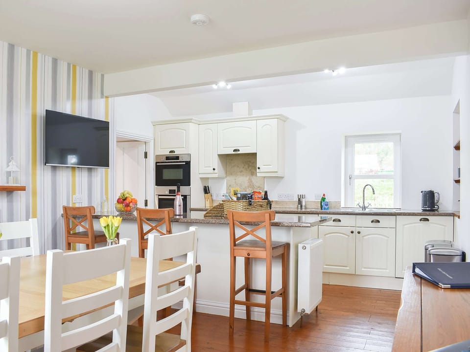 Kitchen/diner | 1 Dalbuaick Farm Cottage, Carrbridge