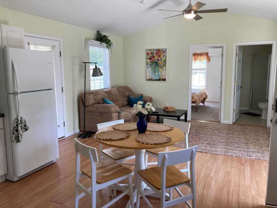 Attached to the main house, the bottom -floor has a fully equipped in-law suite 