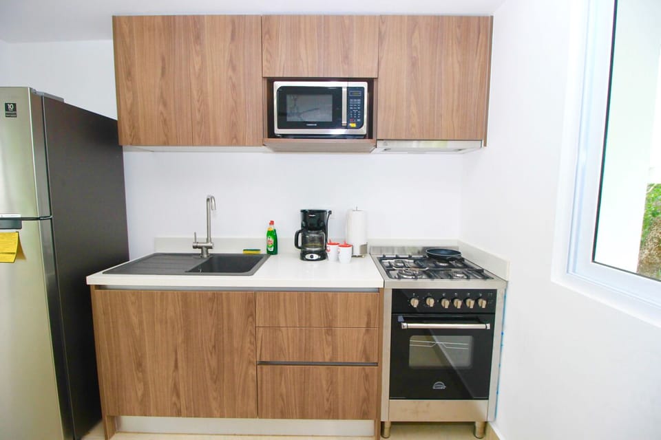 Full Kitchen