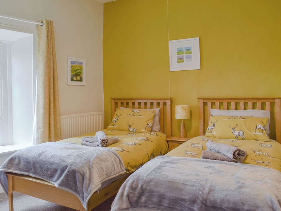 Twin bedroom | Rooftops - R & R Cottages, Grassington